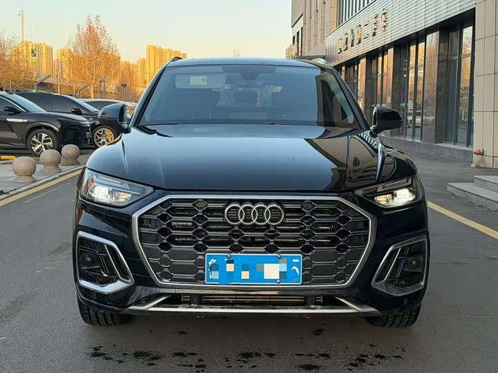 Фото 2 - Audi Q5L