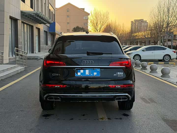 Фото 5 - Audi Q5L