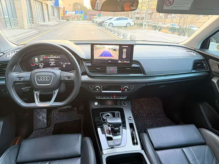 Фото 7 - Audi Q5L