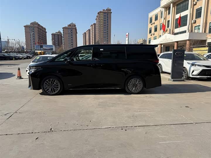 Фото 2 - Toyota Vellfire