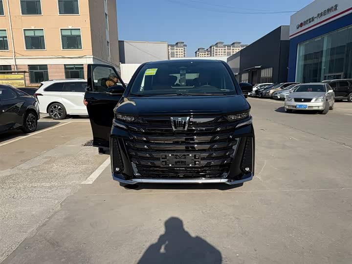 Фото 3 - Toyota Vellfire