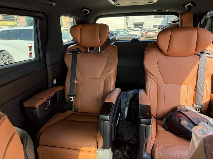 Фото 5 - Toyota Vellfire