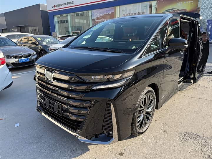 Фото 7 - Toyota Vellfire