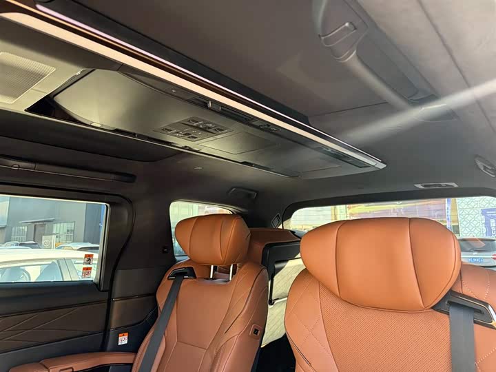 Фото 9 - Toyota Vellfire