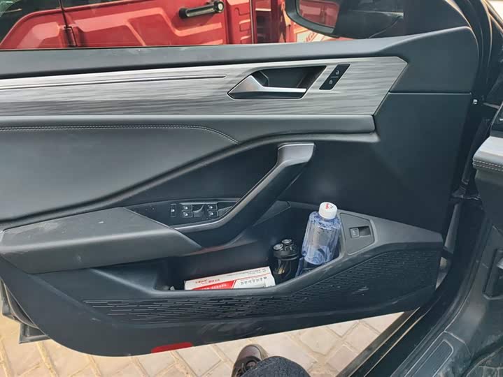 Фото 7 - Volkswagen Sagitar L