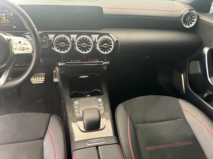 Фото 9 - Mercedes-Benz CLA-Class