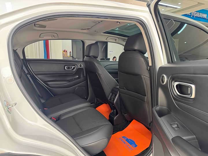 Фото 9 - Honda Vezel