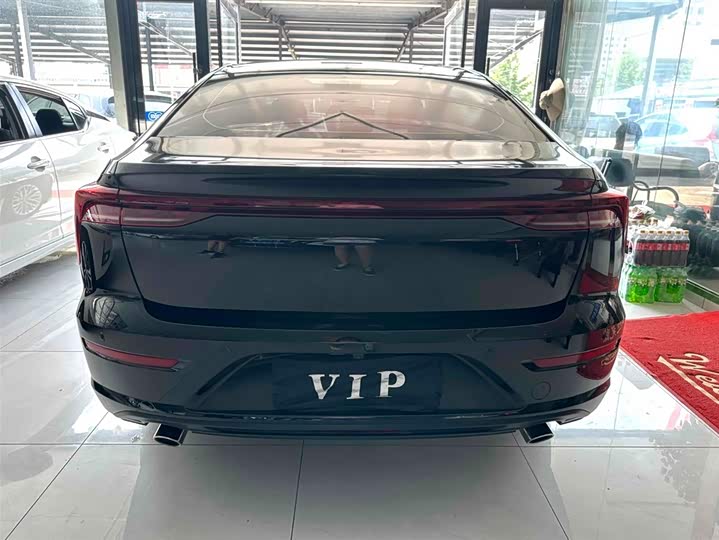 Фото 5 - Bestune B70