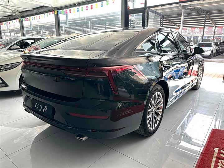 Фото 6 - Bestune B70