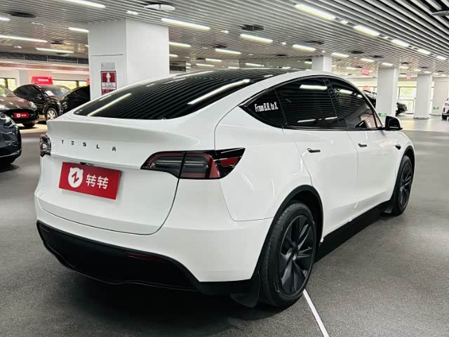Фото 4 - Tesla Model Y