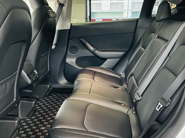 Фото 8 - Tesla Model Y