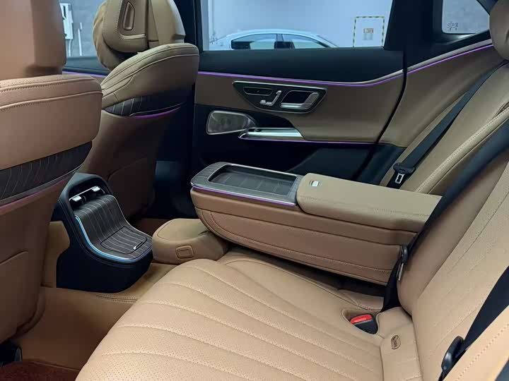 Фото 6 - Mercedes-Benz E-Class