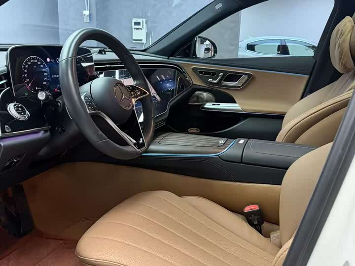 Фото 7 - Mercedes-Benz E-Class