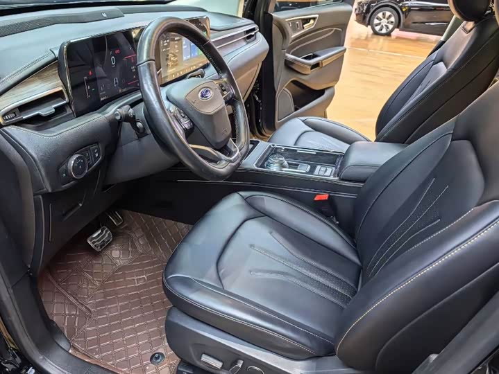 Фото 4 - Ford Edge