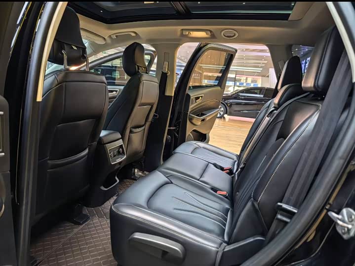 Фото 5 - Ford Edge