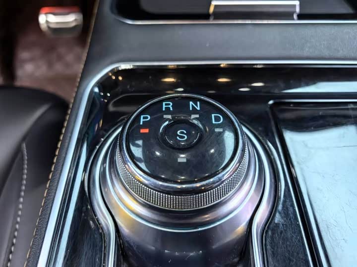 Фото 8 - Ford Edge