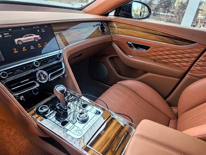 Фото 6 - Bentley Flying Spur Hybrid