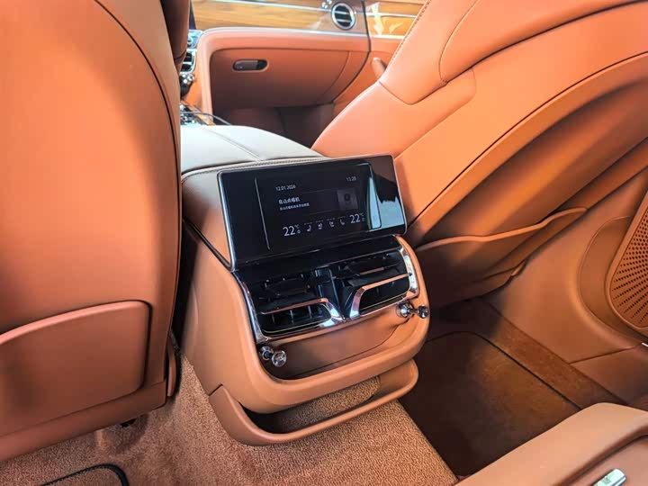 Фото 8 - Bentley Flying Spur Hybrid