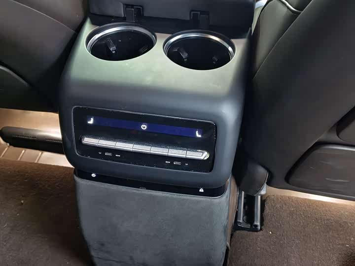 Фото 7 - LiXiang L9