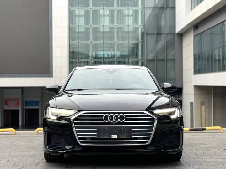 Фото 2 - Audi A6L