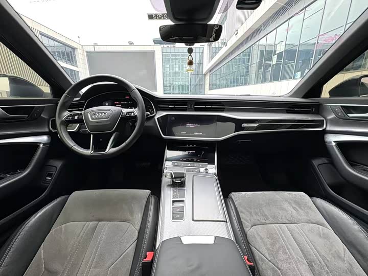 Фото 4 - Audi A6L