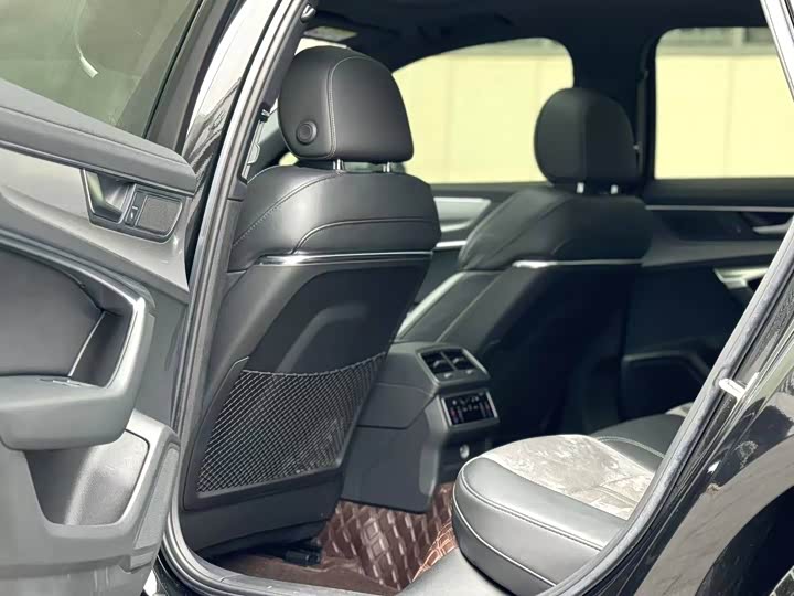 Фото 6 - Audi A6L