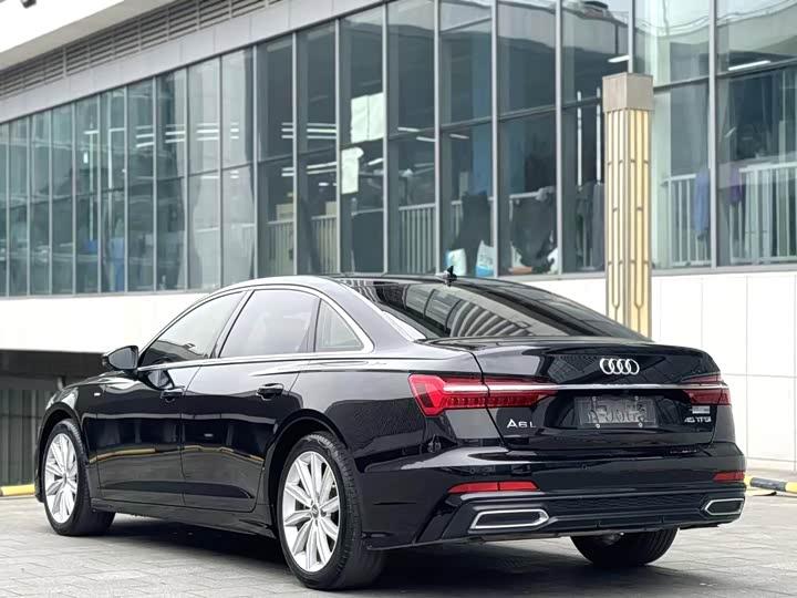 Фото 7 - Audi A6L