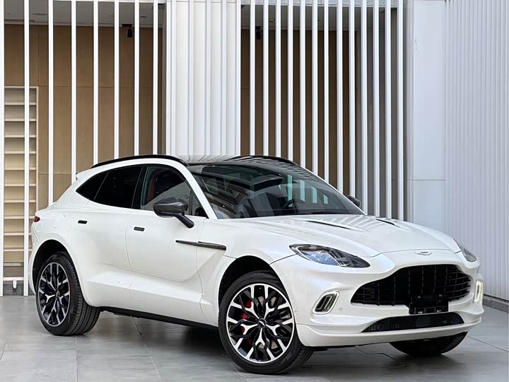 Фото 3 - Aston Martin DBX