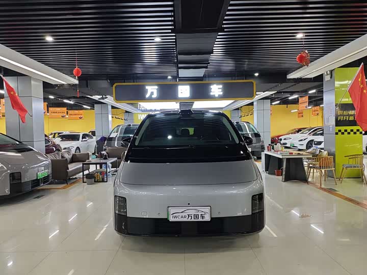 Фото 2 - LiXiang Mega