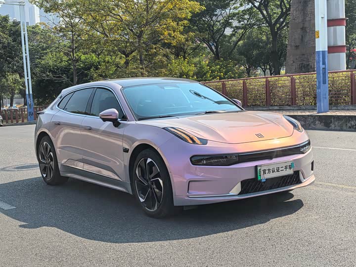 Фото 3 - Zeekr 001