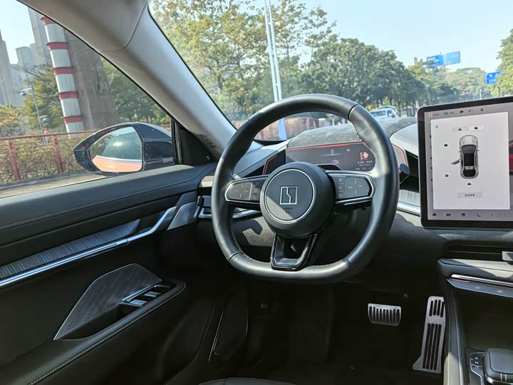 Фото 7 - Zeekr 001