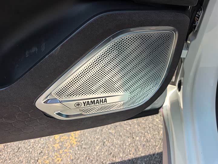 Фото 9 - Zeekr 001