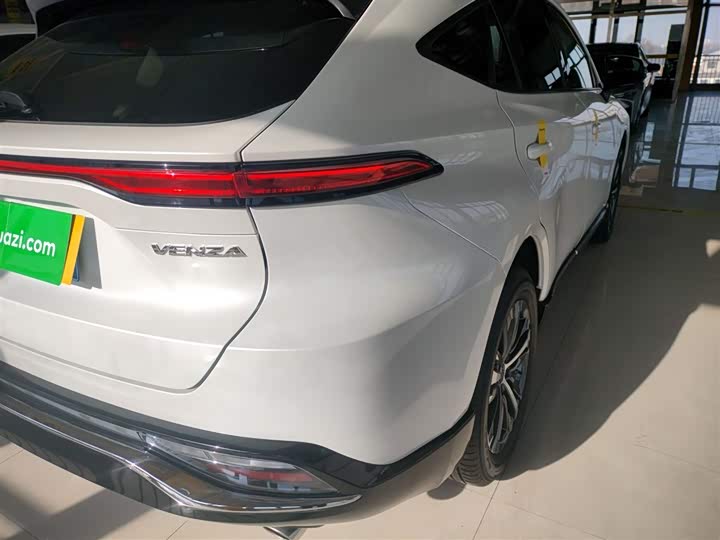 Фото 8 - Toyota Venza