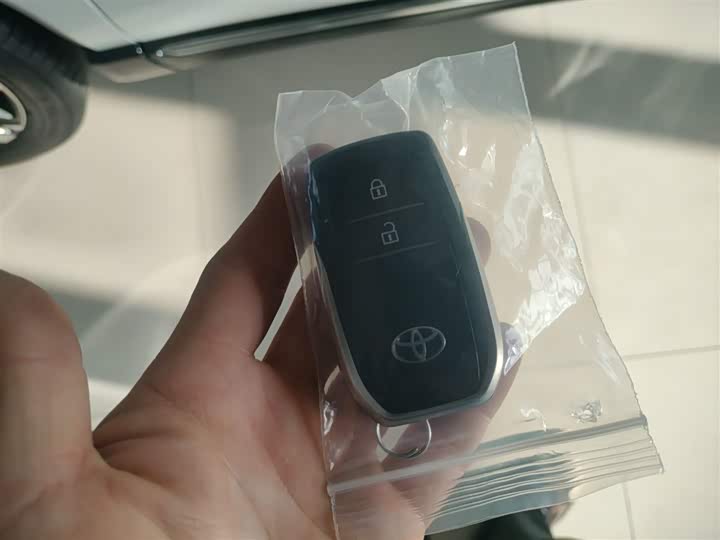 Фото 9 - Toyota Venza