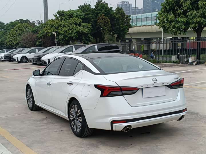 Фото 5 - Nissan Teana