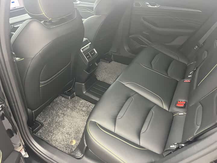 Фото 8 - Geely Preface