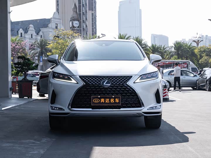 Фото 2 - Lexus RX