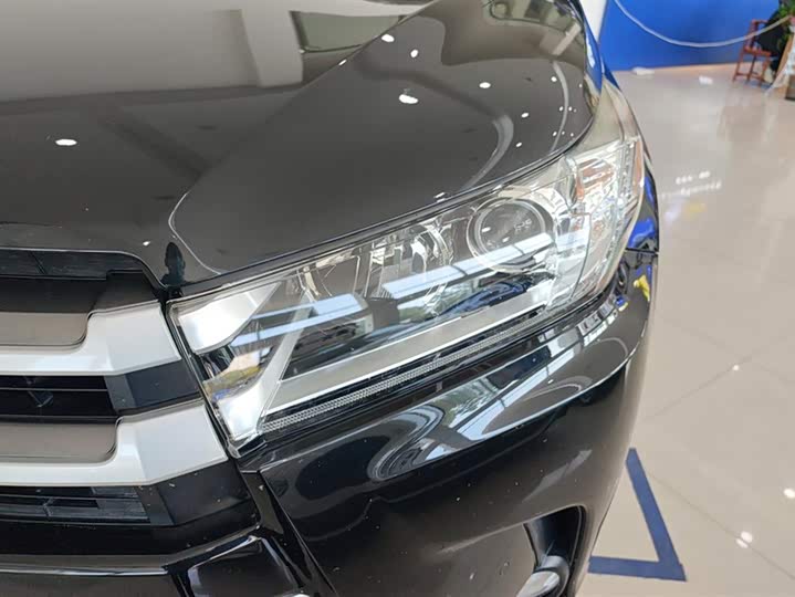 Фото 5 - Toyota Highlander