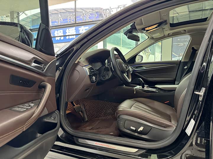 Фото 5 - BMW 5 Series