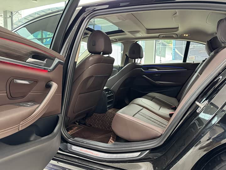 Фото 6 - BMW 5 Series