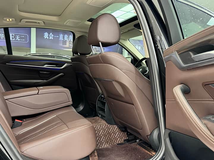 Фото 9 - BMW 5 Series