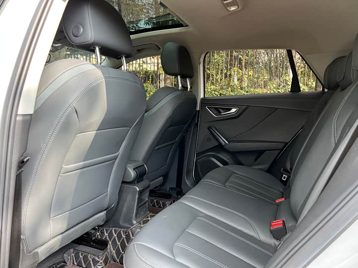 Фото 6 - Audi Q2L