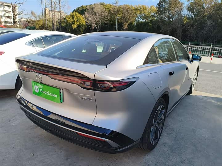 Фото 6 - Mazda EZ-6