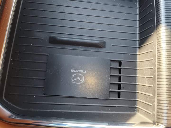 Фото 8 - Mazda EZ-6