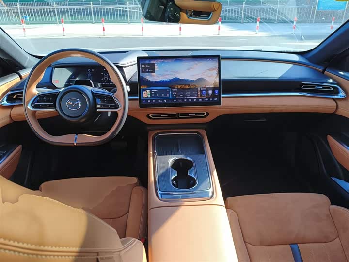 Фото 9 - Mazda EZ-6