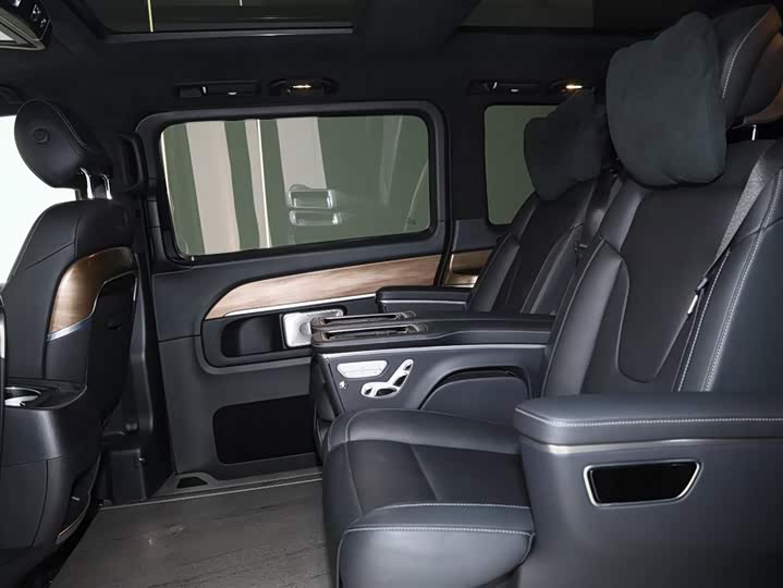 Фото 4 - Mercedes-Benz V-Class