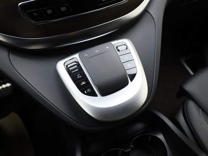 Фото 7 - Mercedes-Benz V-Class