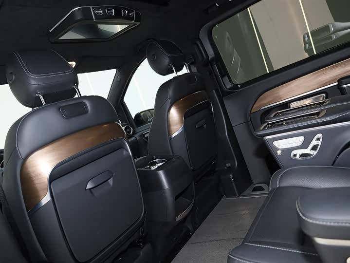 Фото 8 - Mercedes-Benz V-Class