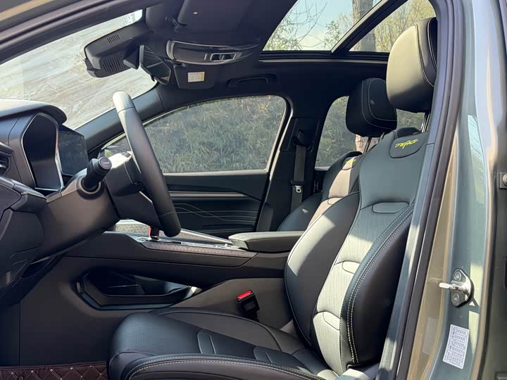 Фото 7 - Geely Preface