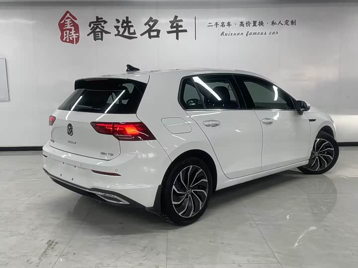 Фото 5 - Volkswagen Golf